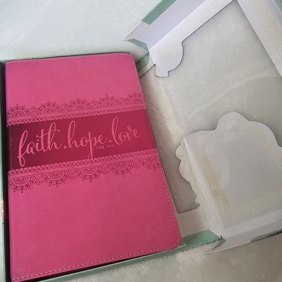 Zondervan NIV Bible For Teen Girls Pink Floral‎ in Box *inscribed / see photos* - Picture 3 of 7